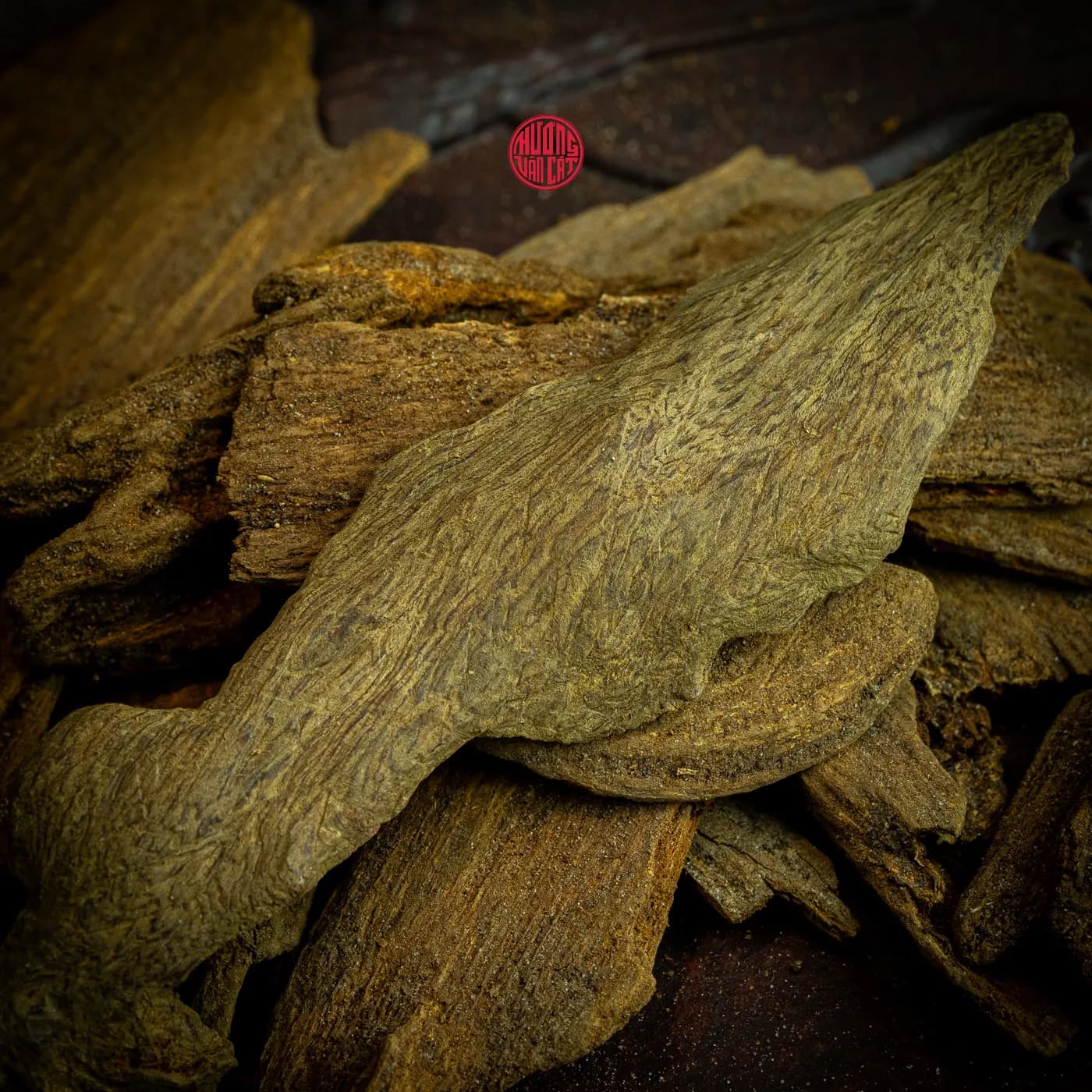 Vụn trầm rục vàng cao cấp hiếm có ( giá 10 gram ) thumbnail 4