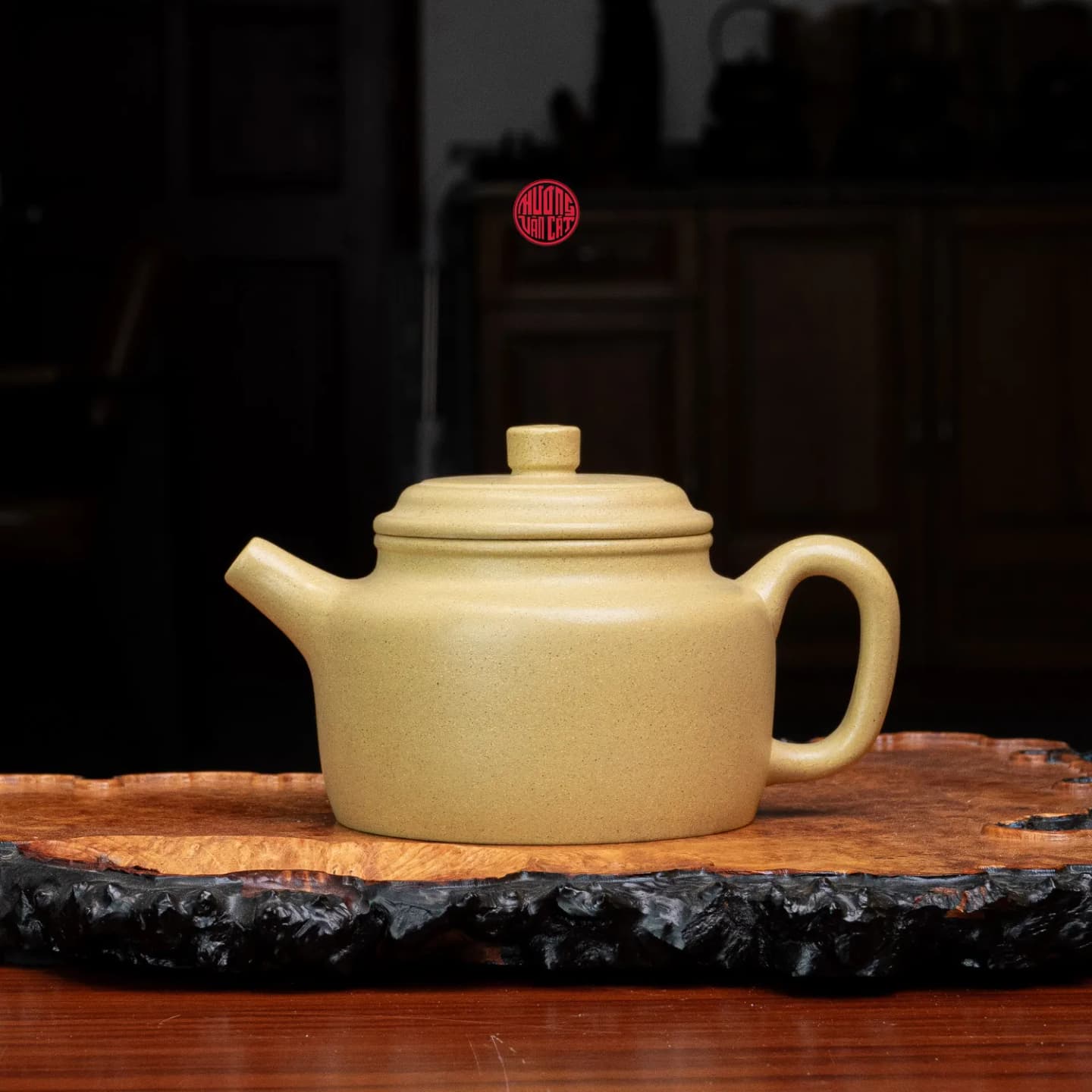 ẤM TRÀ TỬ SA ĐOÀN NÊ DÁNG ĐỨC TRUNG (240ml)