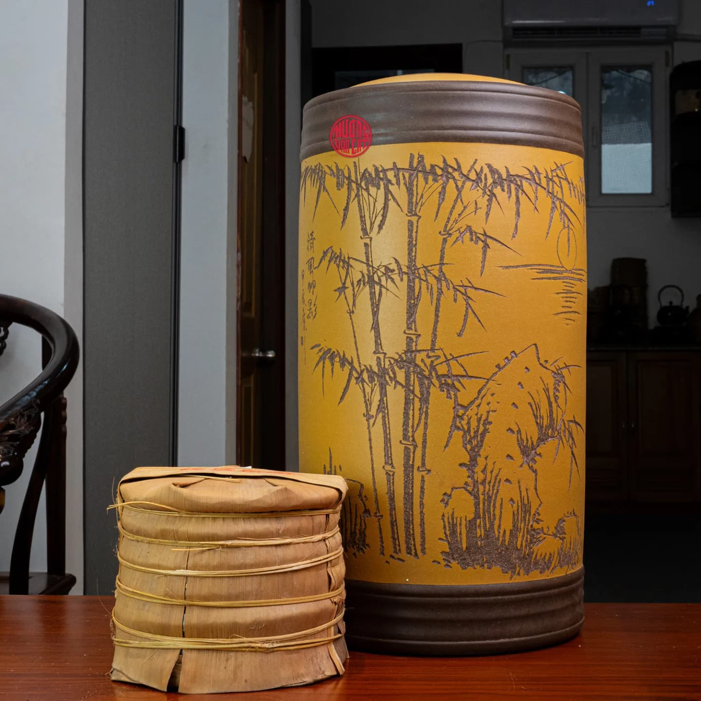 HŨ TRÀ TỬ SA CAO CẤP CHỨA TRÀ PHỔ NHĨ ( Chứa 14 bánh trà )