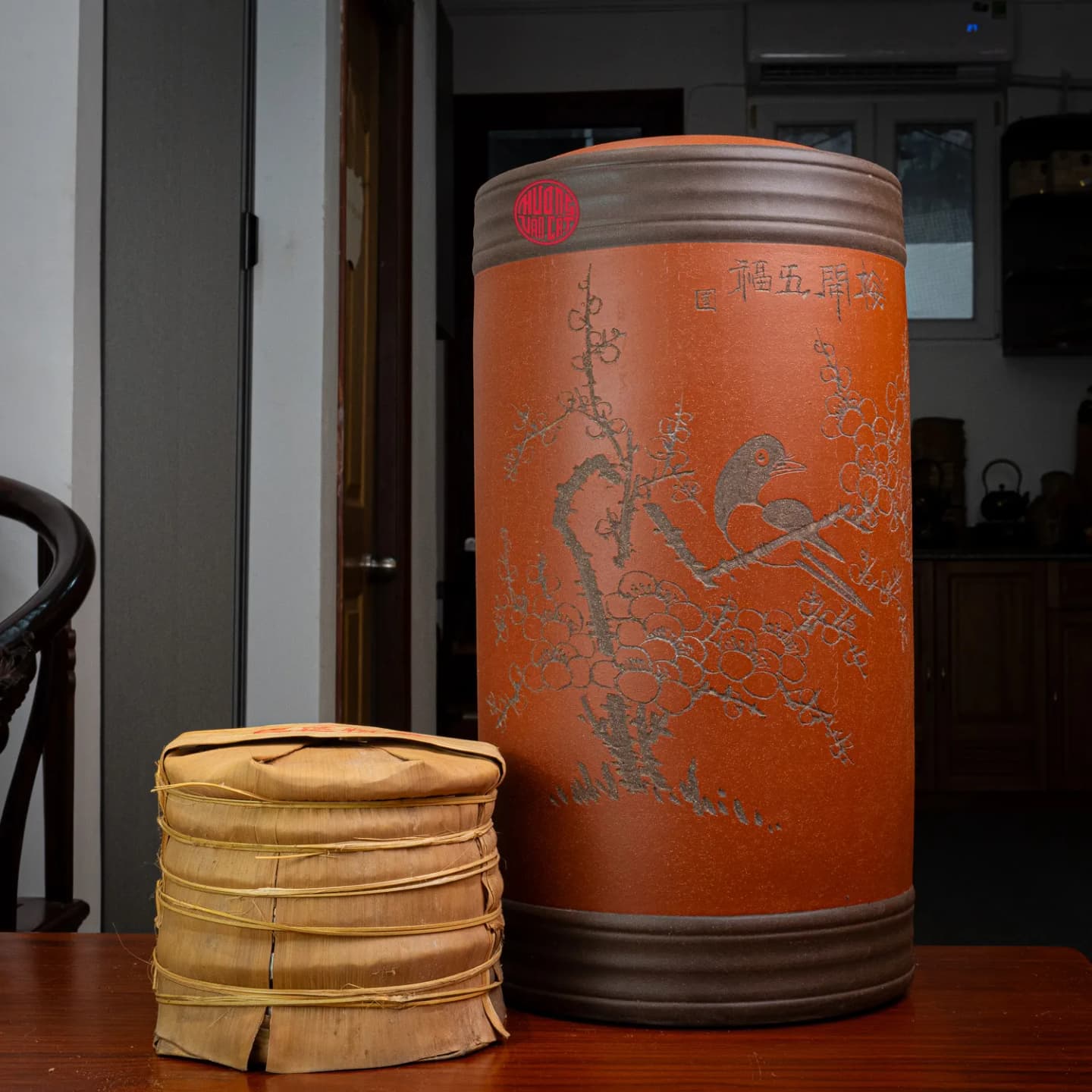 HŨ TRÀ TỬ SA CAO CẤP CHỨA TRÀ PHỔ NHĨ ( Chứa 14 bánh trà )