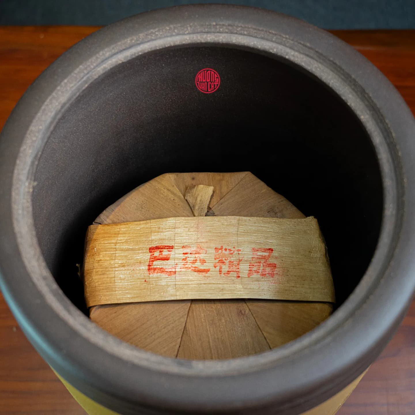 HŨ TRÀ TỬ SA CAO CẤP CHỨA TRÀ PHỔ NHĨ ( Chứa 14 bánh trà ) thumbnail 4