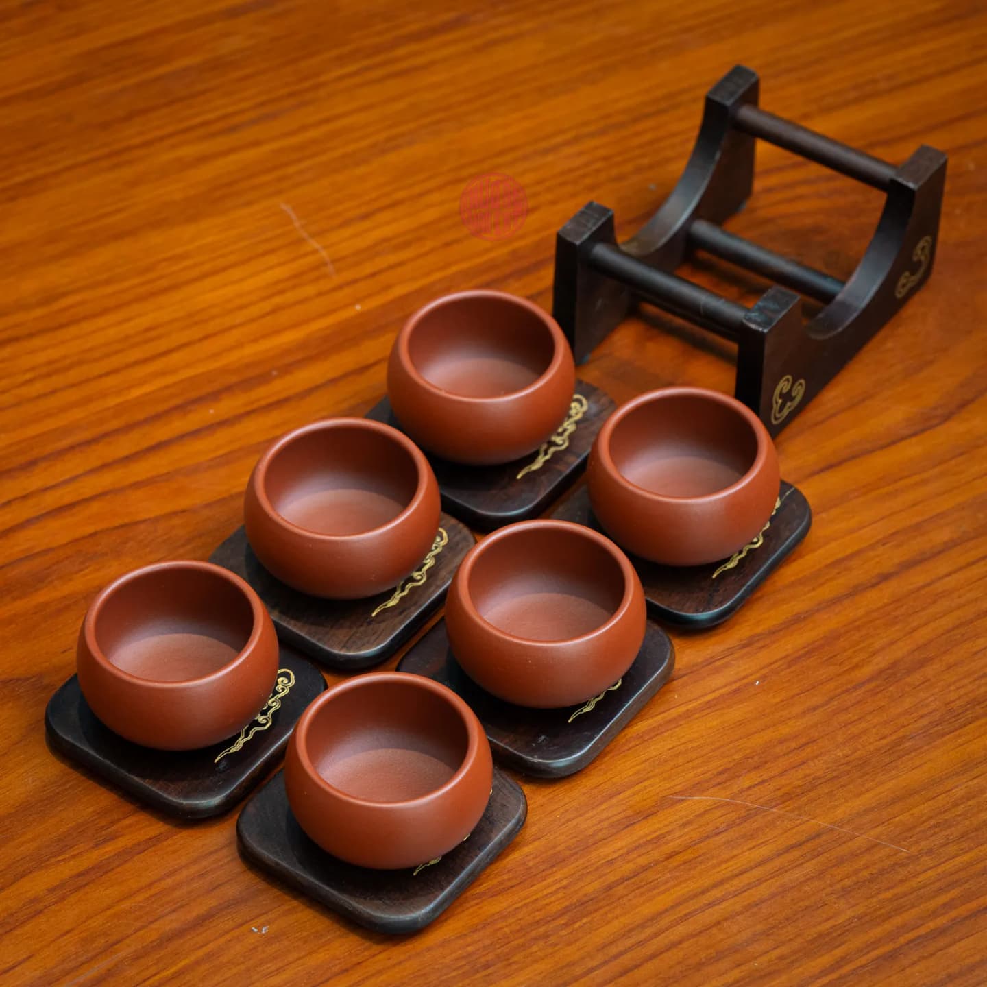 LÓT CHÉN VUÔNG GỖ GỤ KHẮC MÂY  thumbnail 4