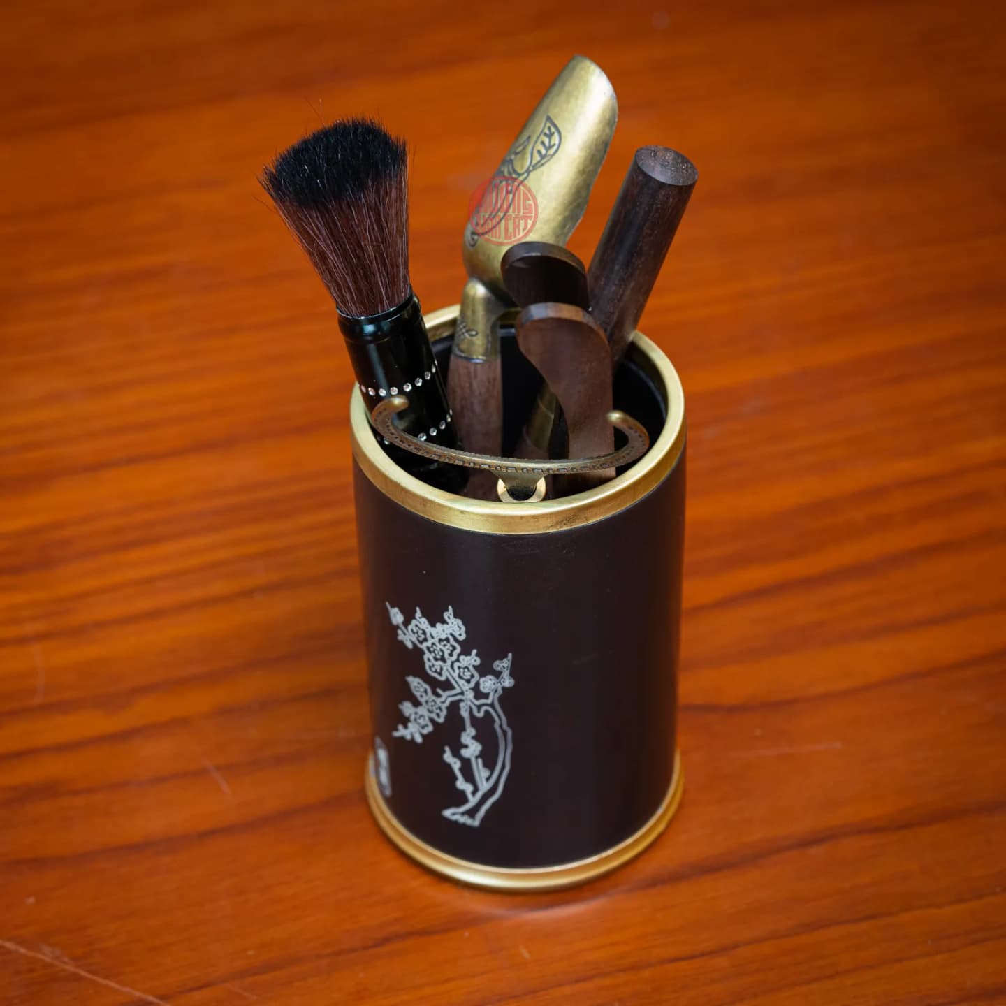 BỘ TRÀ CỤ NHIỀU MÓN HÌNH TRỤ KHẮC HOA MAI thumbnail 3