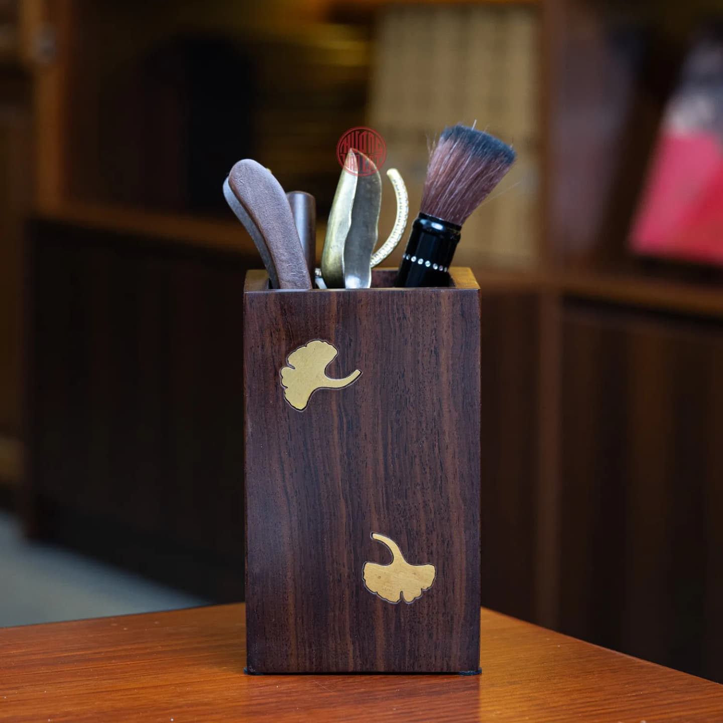 BỘ TRÀ CỤ NHIỀU MÓN HÌNH VUÔNG KHẮC CỎ MAY MẮN 