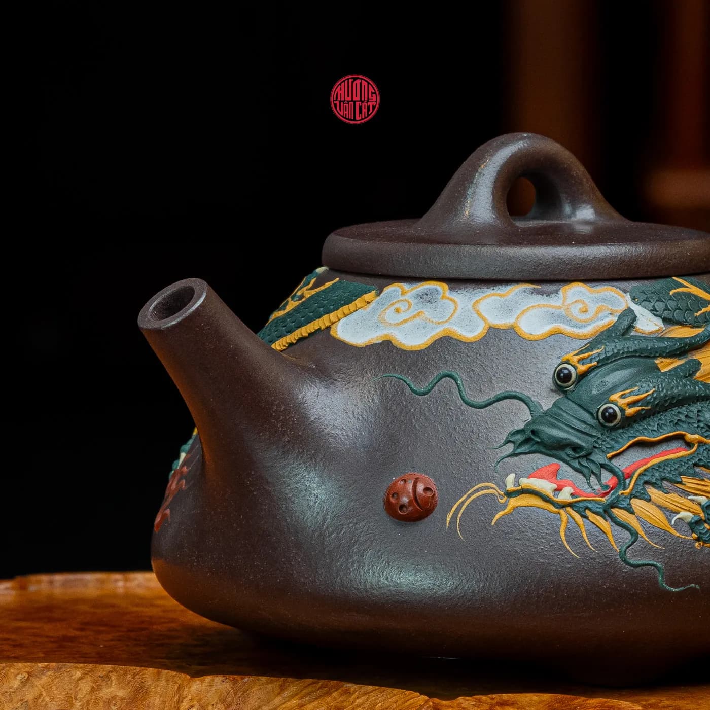 ẤM TRÀ TỬ SA NGUYÊN KHOÁNG DÁNG THẠCH BIỀU ĐẮP NỔI THANH LONG ( 280ml ) thumbnail 3