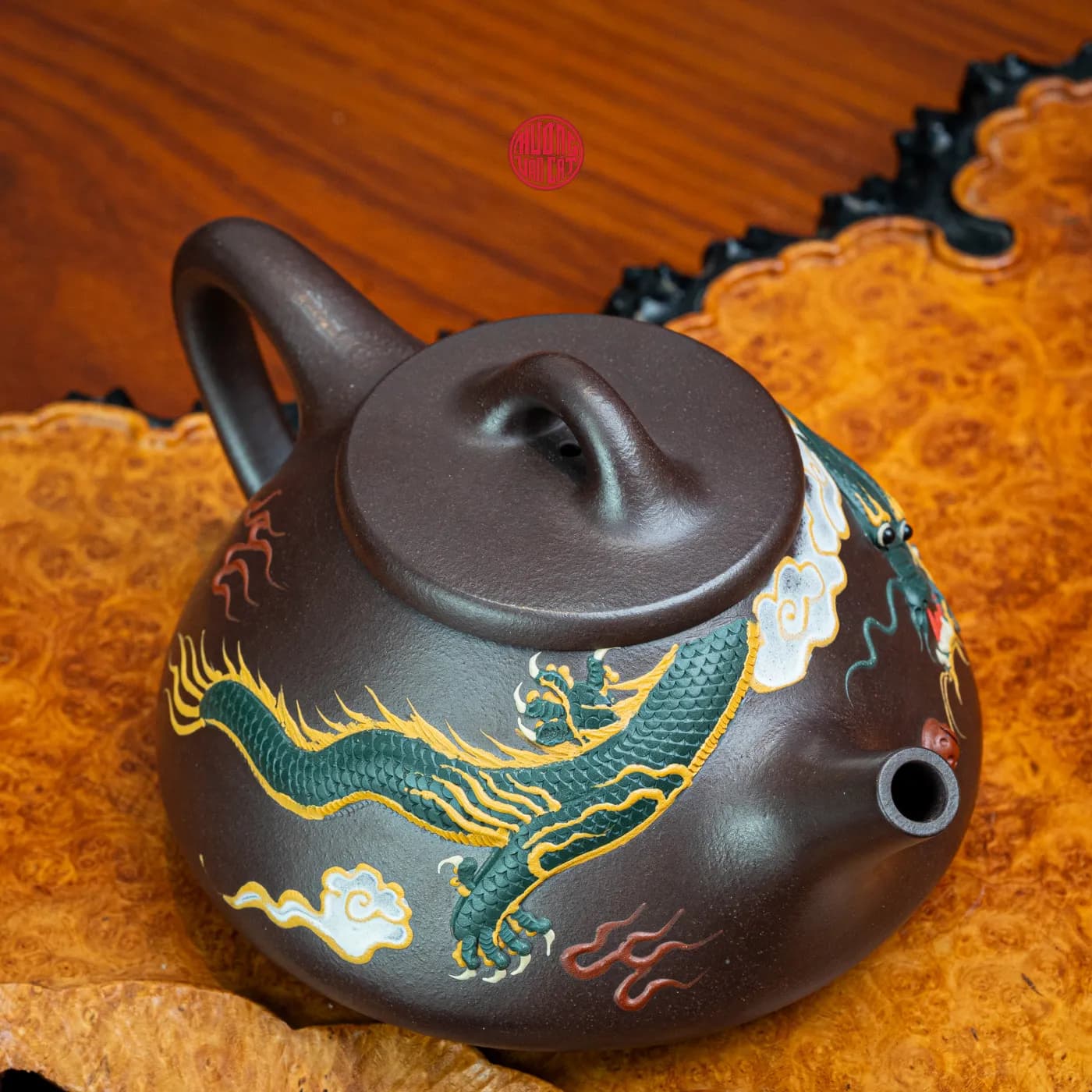 ẤM TRÀ TỬ SA NGUYÊN KHOÁNG DÁNG THẠCH BIỀU ĐẮP NỔI THANH LONG ( 280ml ) thumbnail 6