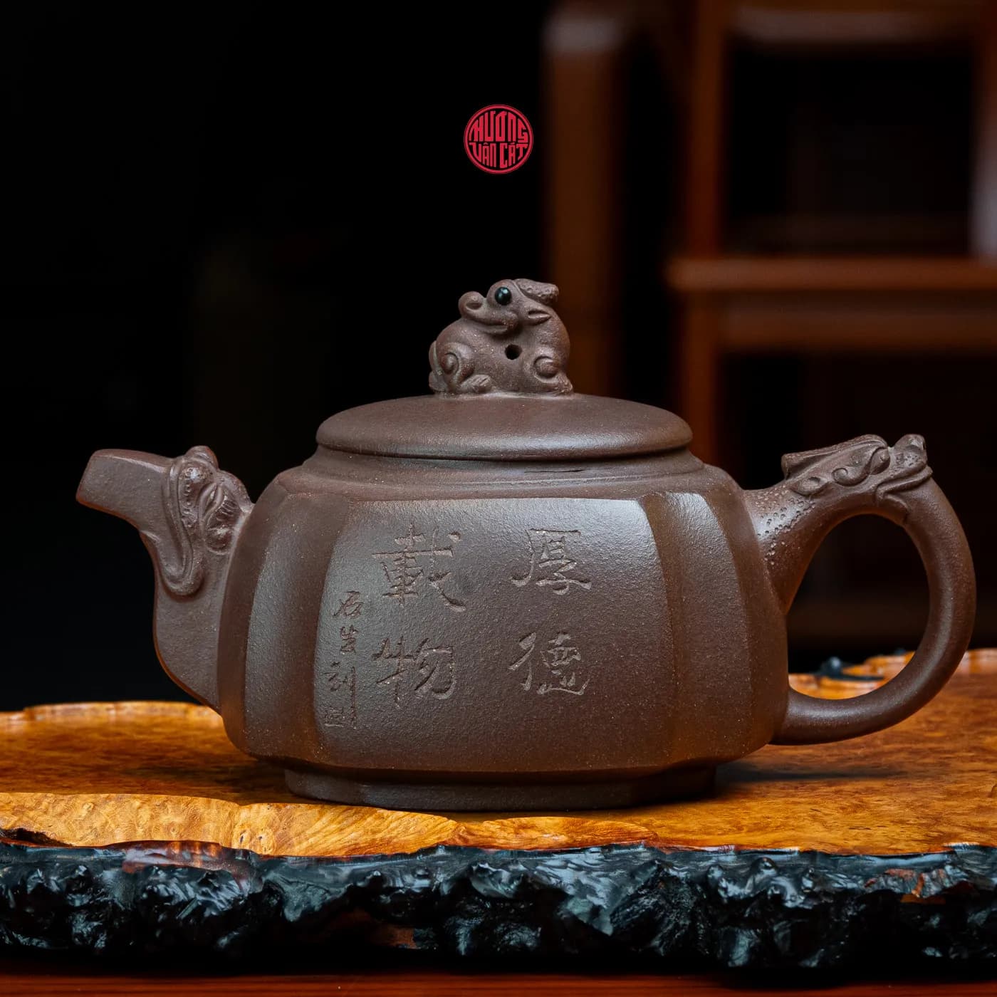 ẤM TRÀ TỬ SA DÁNG BÁT LĂNG KHẮC SƠN THỦY ( 250ml ) thumbnail 4