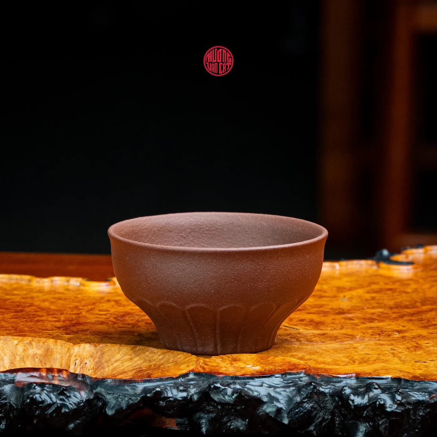 CHÉN TRÀ TỬ SA NGUYÊN KHOÁNG ĐÁY TÀO THANH DÁNG ĐÀI SEN (50ml)