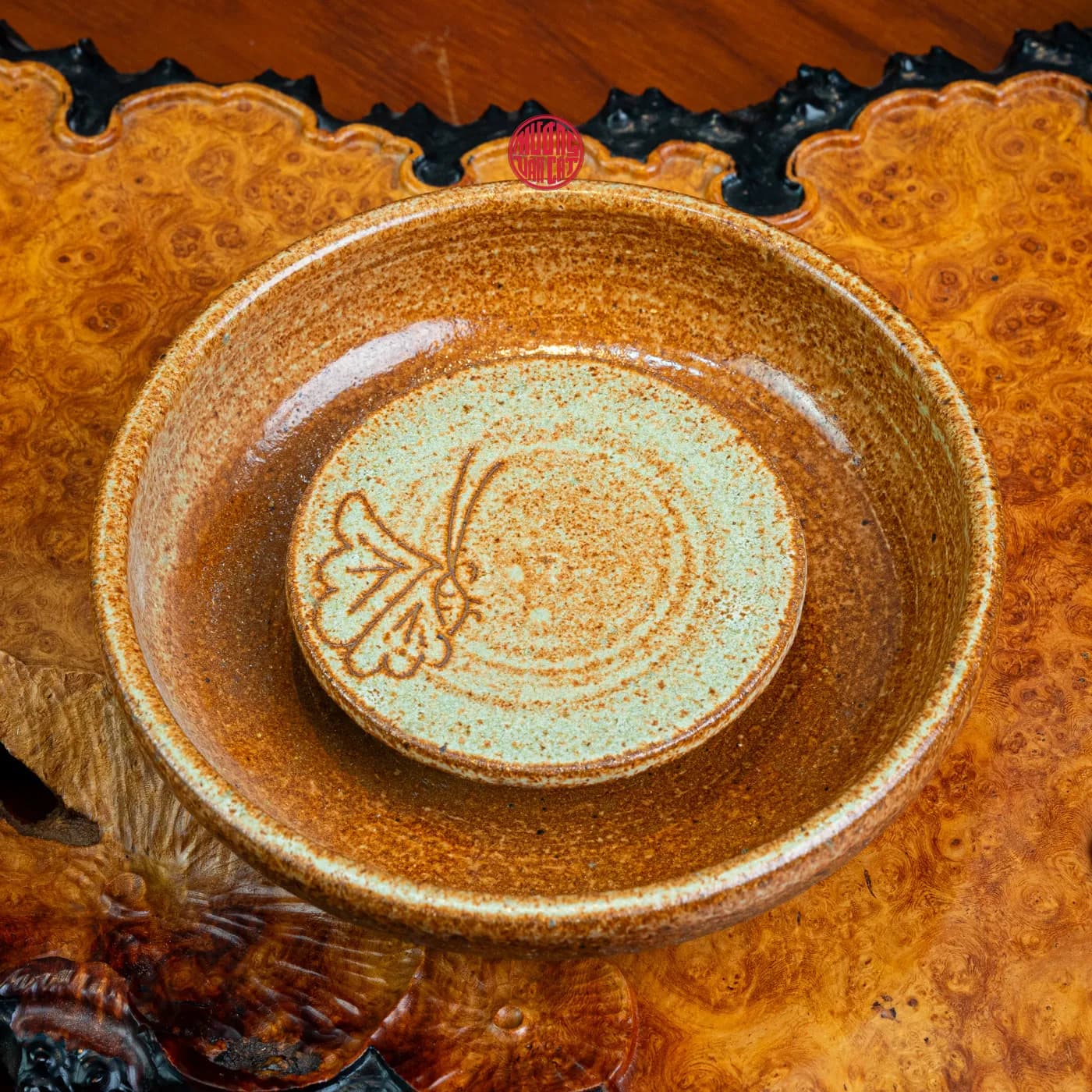 ĐẾ LÓT ẤM TRÀ HỎA BIẾN KHẮC BƯỚM