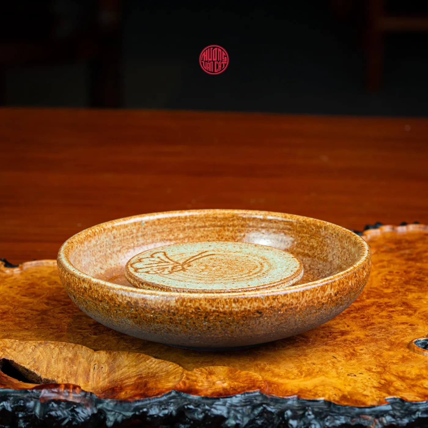 ĐẾ LÓT ẤM TRÀ HỎA BIẾN KHẮC BƯỚM thumbnail 2