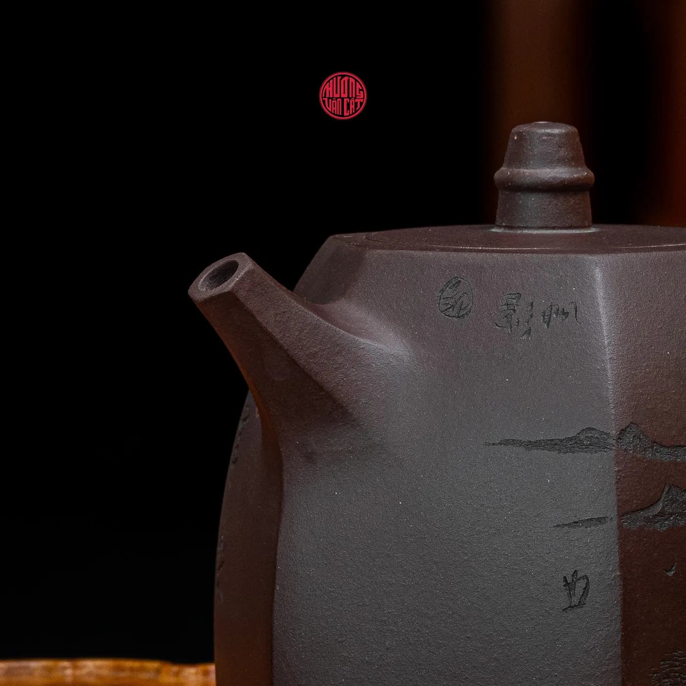 ẤM TRÀ TỬ SA LỤC PHƯƠNG KHẮC SƠN THỦY ( 300ml ) thumbnail 3